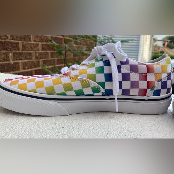 Girl’s rainbow checkered Vans - SIZE 3 - Picture 4 of 10